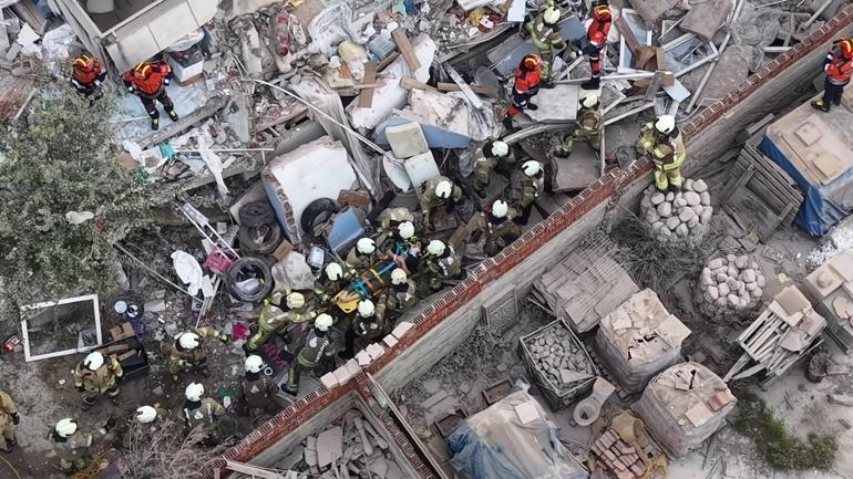 Maltepe 7 katlı binada çökme; 3ü çocuk 8 kişi kurtarıldı