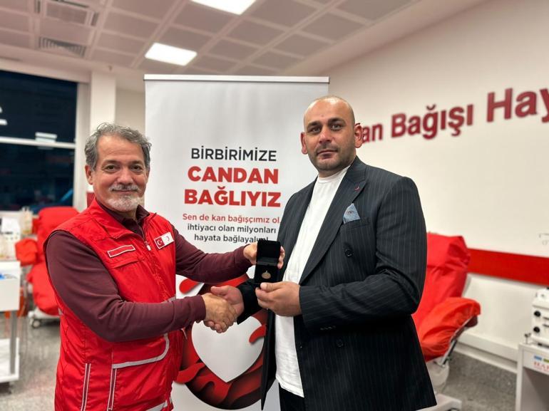 Kızılaya 36 kez kan bağışlayan Meryem Çağdaş, ailesini de bağışçı yaptı