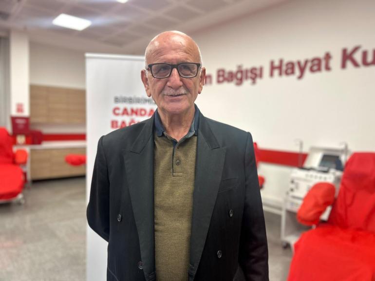 Kızılaya 36 kez kan bağışlayan Meryem Çağdaş, ailesini de bağışçı yaptı