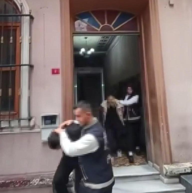 Beyoğlu’nda camide döviz hırsızlığı kamerada: Şüpheli 620 dakikalık kayıt incelenerek yakalandı
