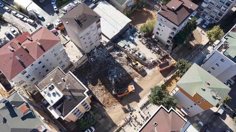 Maltepede 3 katı çöken binadan incelenmek üzere örnekler alındı; çalışmalar havadan görüntülendi