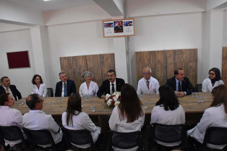 Bakan Tekin: 600 bin derslik inşa ettik