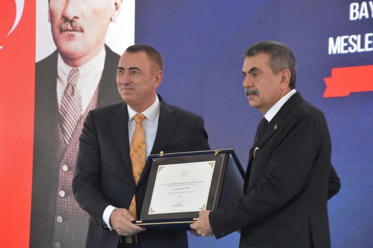 Bakan Tekin: 600 bin derslik inşa ettik
