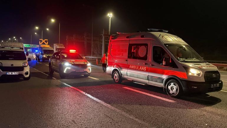 Kuzey Marmara Otoyolunda hafif ticari araç önce bariyerlere ardından otomobile çarptı: 1 ölü