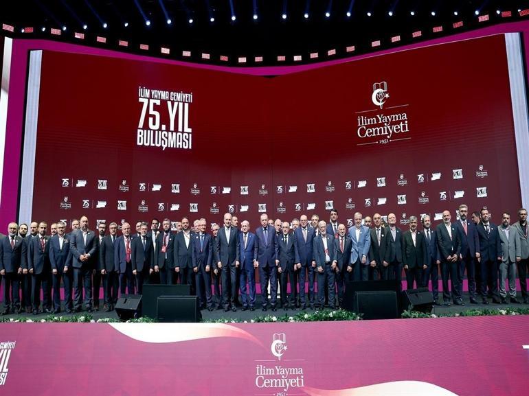 Cumhurbaşkanı Erdoğan: Tekno-oligarkların hedef kitlesini gençlerimiz oluşturuyor