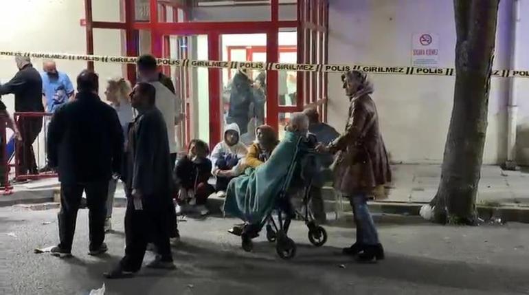 Kartalda hastanenin çatısında yangın; hastalar tahliye edildi