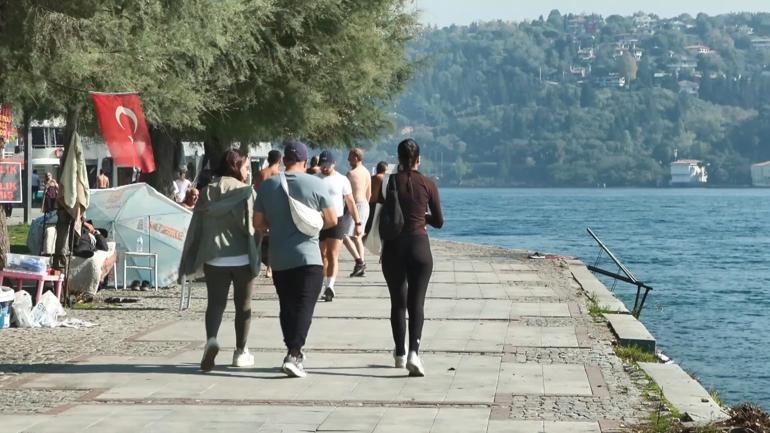 İstanbullular güneşli havanın keyfini çıkardı; kimi yüzdü kimi yürüyüş yaptı