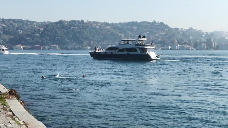 İstanbullular güneşli havanın keyfini çıkardı; kimi yüzdü kimi yürüyüş yaptı