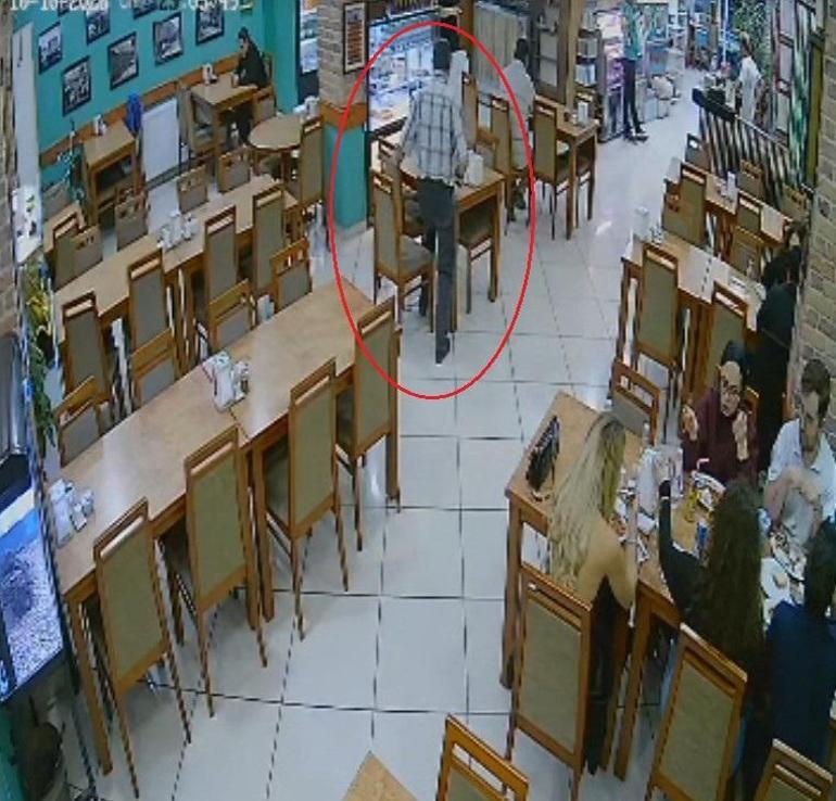 Manisada tur otobüsü ve TIRın çarpıştığı kazada 11 ölü, 27 yaralı