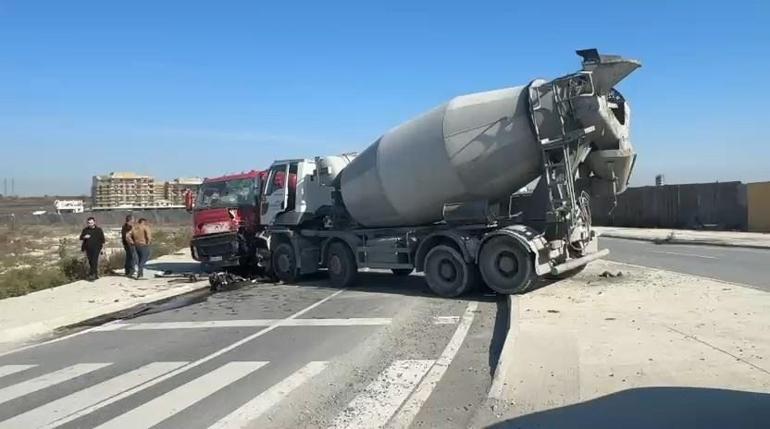 Avcılar’da iki beton mikseri çarpıştı; yaralı şoför hastaneye kaldırıldı