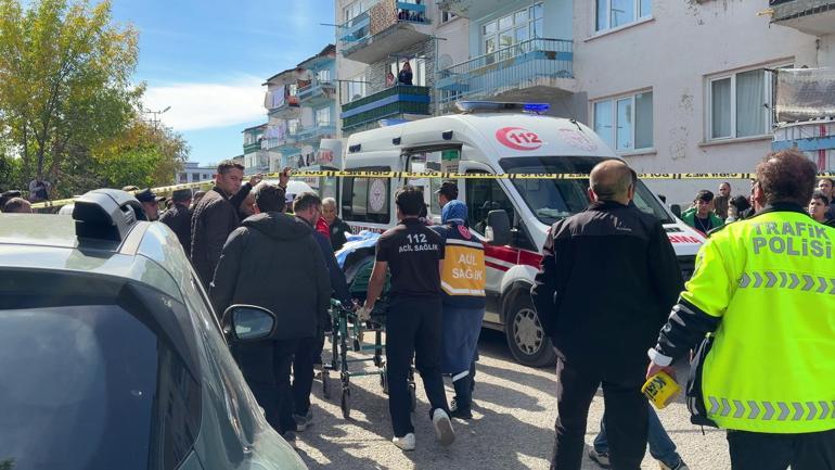 Çöp kamyonunun çarptığı 2 çocuk annesi öldü