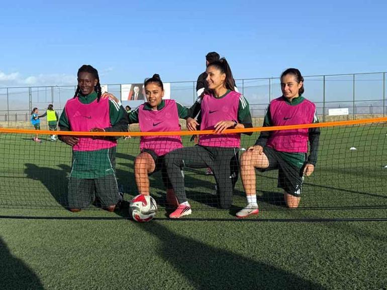 Yüksekovalı futbolcu kız kardeşlerin hedefi milli forma