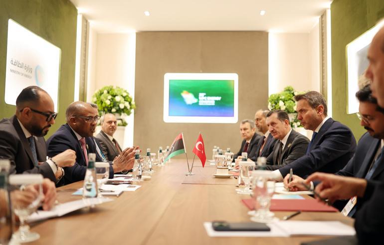 Bakan Bayraktar, Libyalı mevkidaşı Abdulsadek ile görüştü