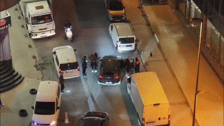 Küçükçekmecede asayiş denetimi; firari 2 şüpheli yakalandı