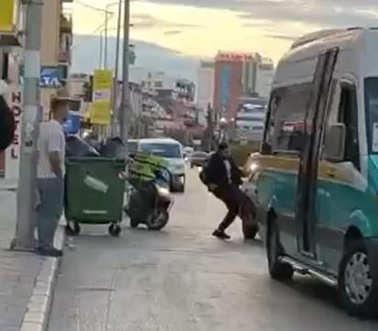 Trafikte tartıştığı kişinin otomobilini tekmeledi, 180 bin lira ceza uygulandı