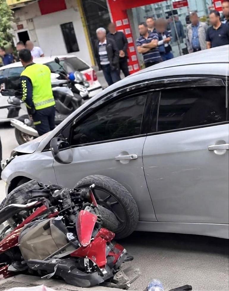 Ankara’da motosiklet ile otomobilin çarpıştığı kaza kamerada: 1 yaralı