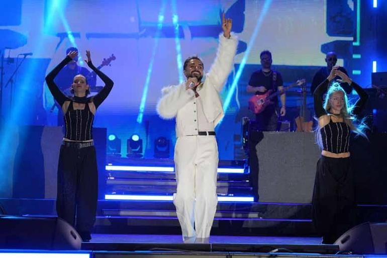 Diyarbakır Kültür Yolu Festivali’nde Sefo, konser verdi