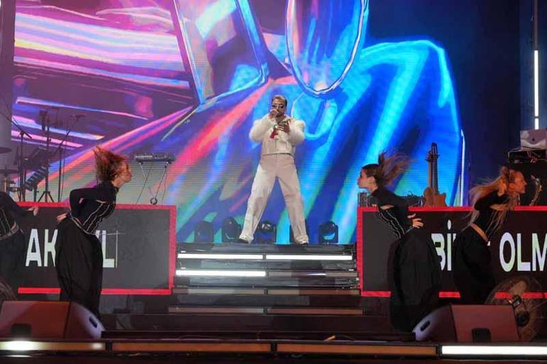 Diyarbakır Kültür Yolu Festivali’nde Sefo, konser verdi