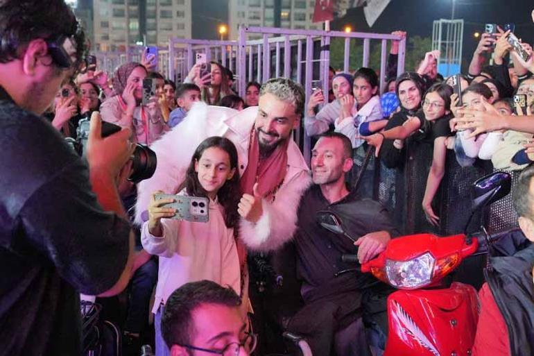 Diyarbakır Kültür Yolu Festivali’nde Sefo, konser verdi