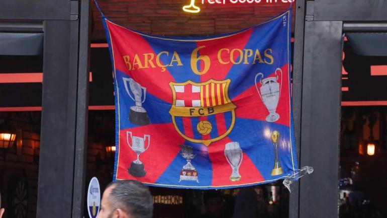 Barcelona taraftarları Sultanahmet Meydanında toplandı