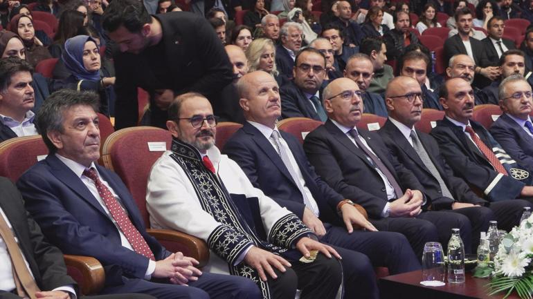 YÖK Başkanı Özvar: Çoktan seçmeli sınavlar öğrencilerin muhakeme becerisini sorgulatıyor