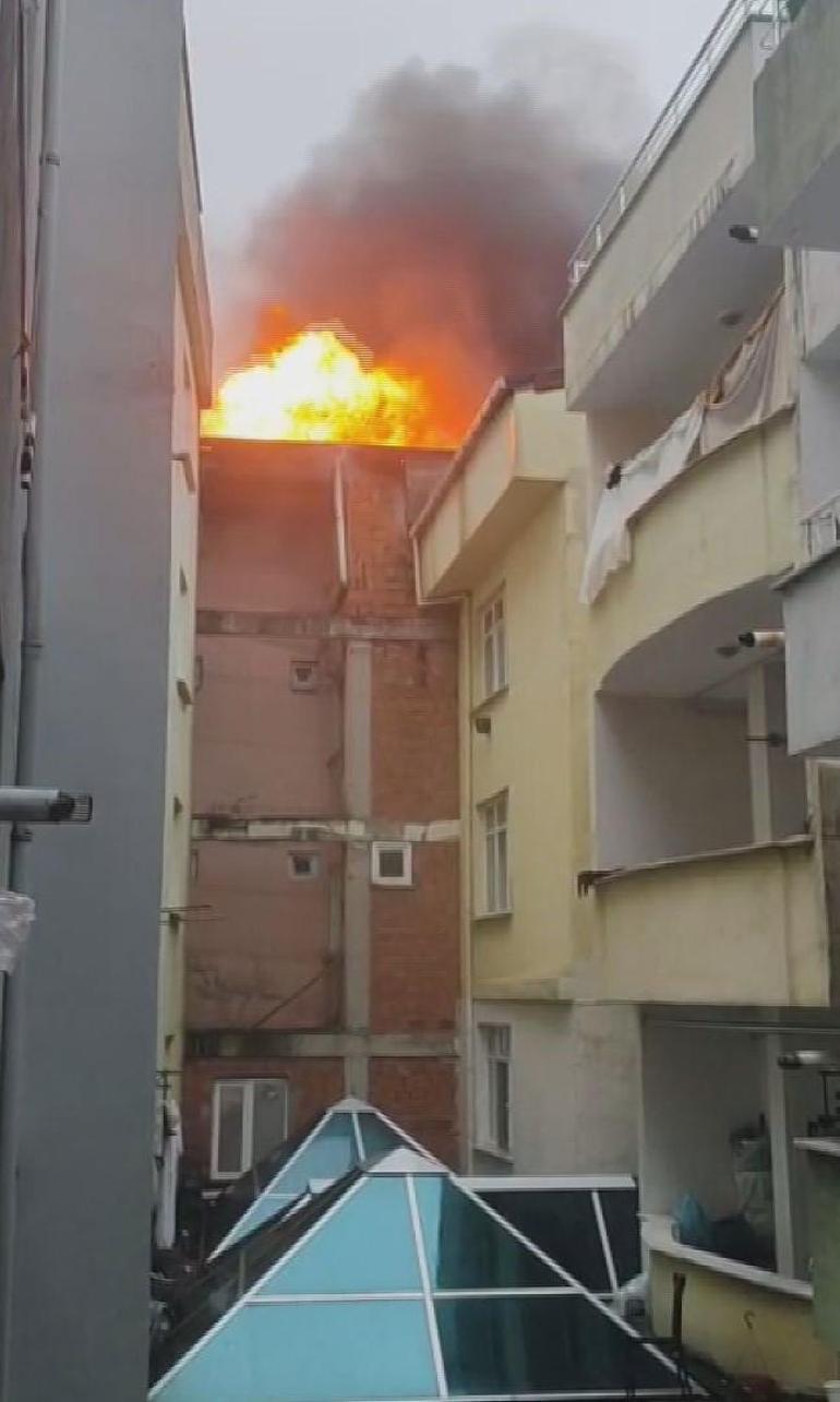 Arnavutköyde 5 katlı binada yangın