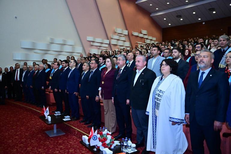 Mustafa Şentop: Türkiye bölgede ve dünyanın tamamında önemli bir aktördür, oyun kuran bir ülkedir
