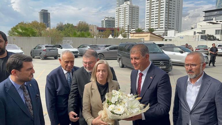 Cemil Tugay: İzmir’e hizmet etmek üzere konuşmak değil, çalışmak zamanı