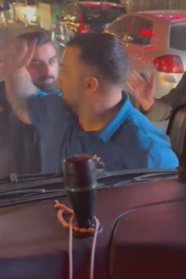 Bağcılarda trafikte midibüs şoförünü tehdit eden sürücü kamerada