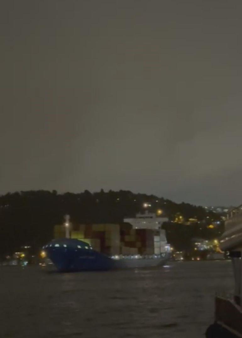 İstanbul Boğazında sürüklenen gemi kurtarıldı