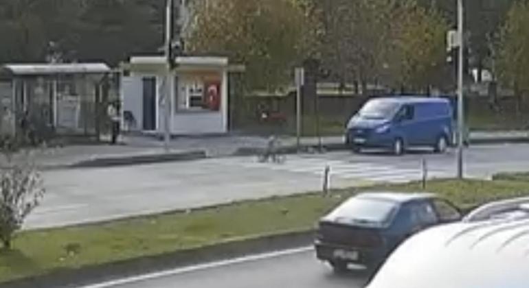 Bisikletli çocuğa otomobil çarptı; kaza kamerada