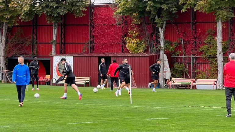 Gençlerbirliği Teknik Direktörü Storck: Galatasaray’a karşı iyi bir maç çıkaracağımızı düşünüyorum