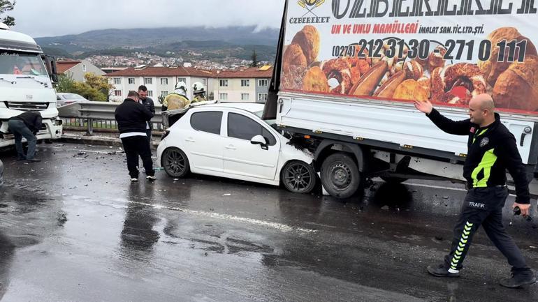 Kütahya’da 5 aracın karıştığı zincirleme kaza: 1 yaralı
