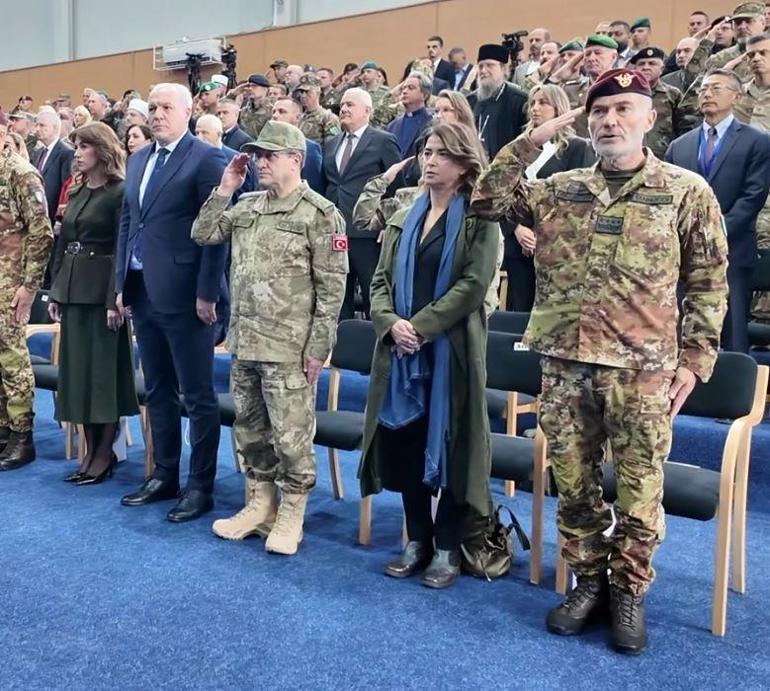Genelkurmay Başkanı Orgeneral Bayraktaroğlu, Kosovada