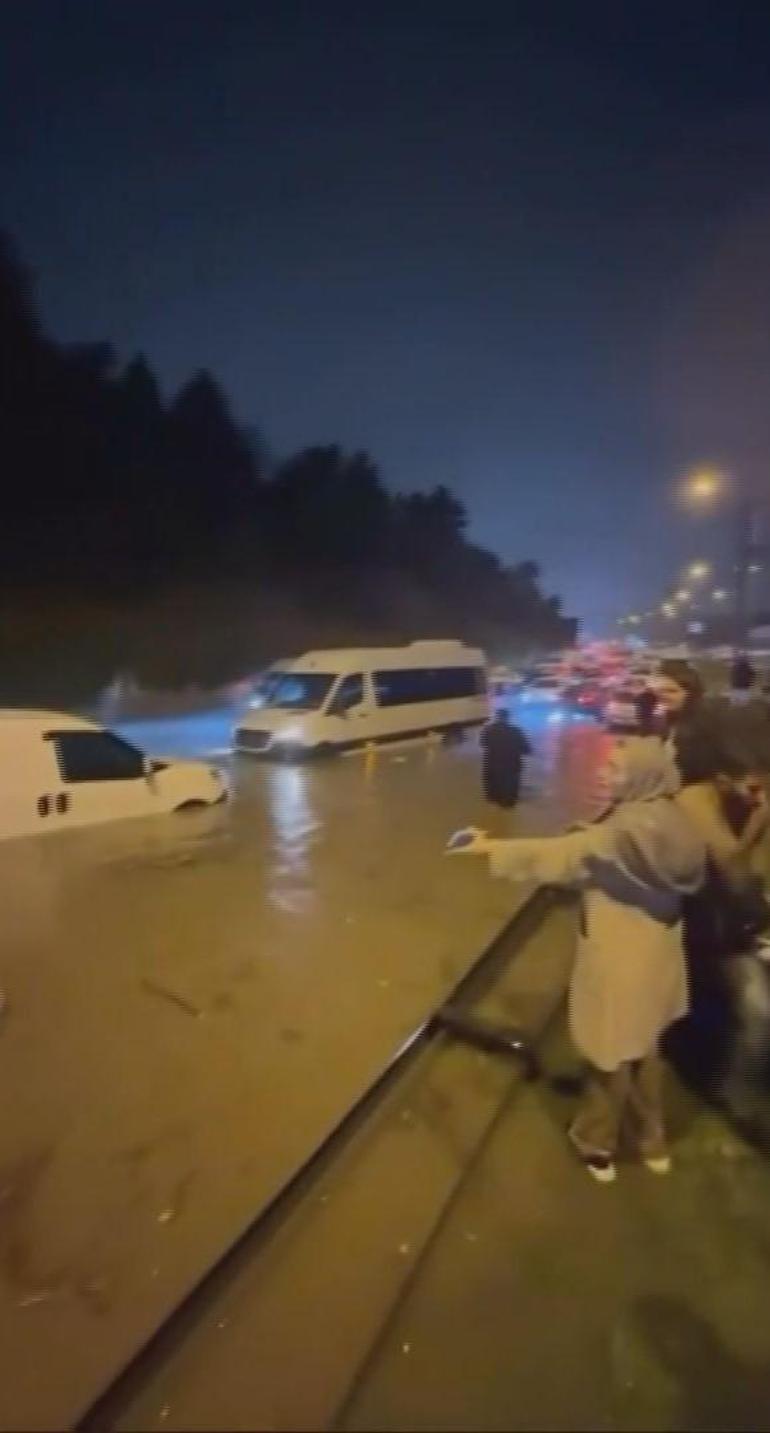 Sarıyer de su baskını olan alışveriş merkezi tahliye edildi