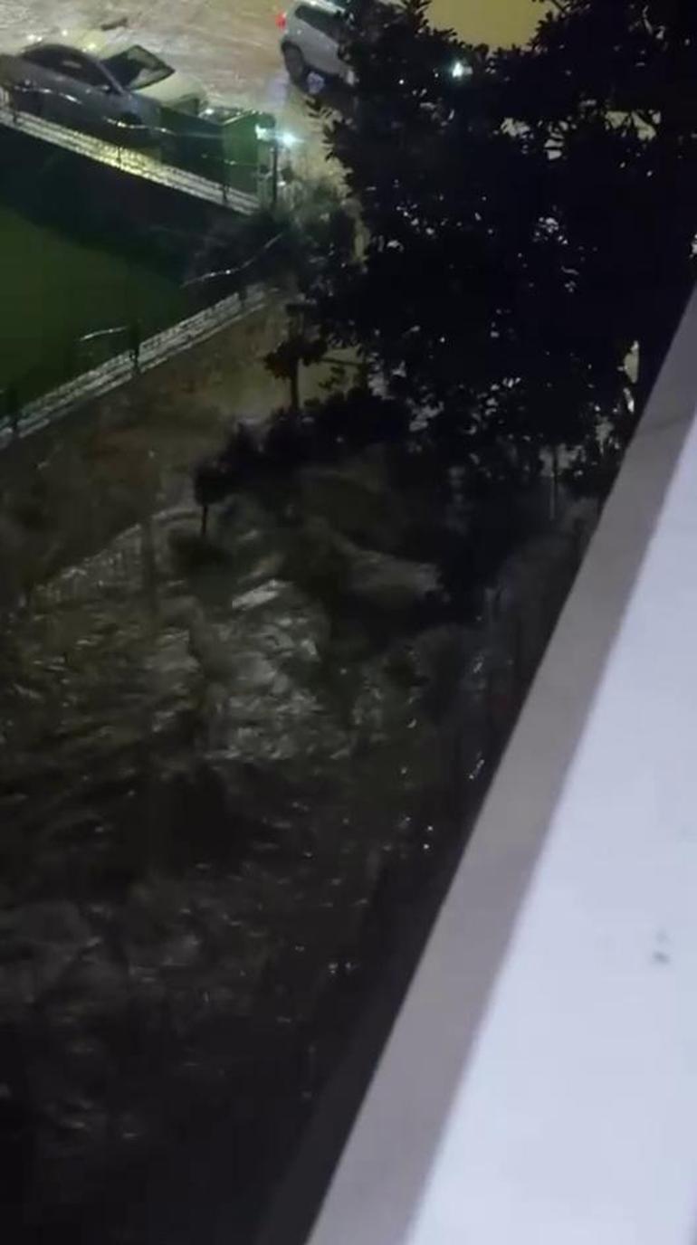 Kocaeli’de sağanak su baskınlarına neden oldu