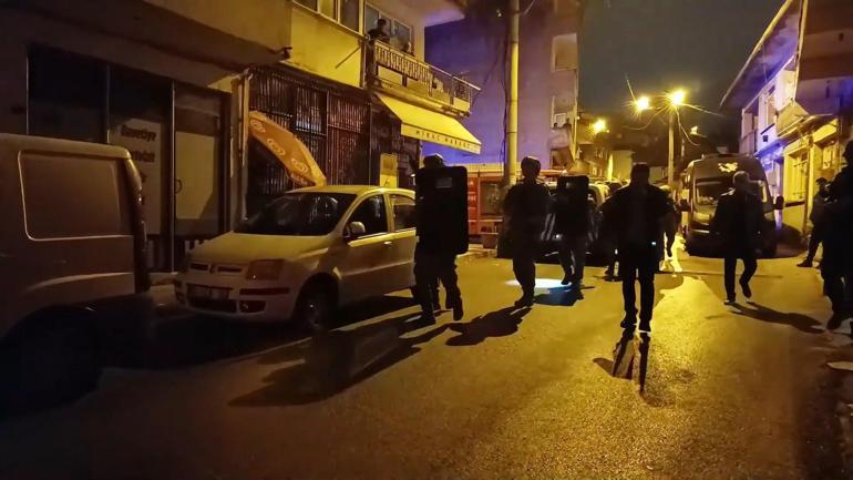 Bursada oğlunun bıçakla rehin aldığı anne, polisin operasyonuyla kurtarıldı