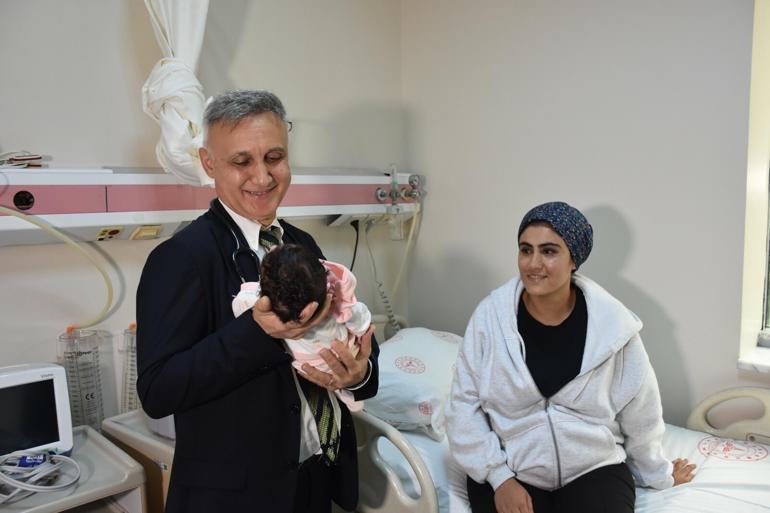 Alya bebek, 41 gün sonra annesine kavuştu
