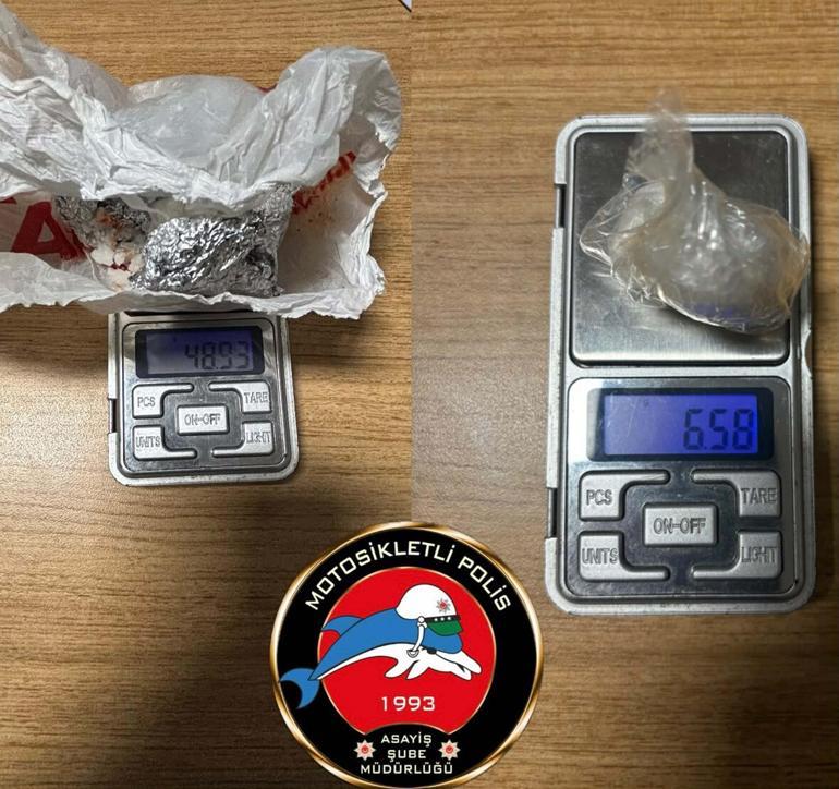 İzmirdeki operasyonlarda çeşitli türlerde 14 kilo 576 gram uyuşturucu ile 1486 sentetik ecza ele geçirildi