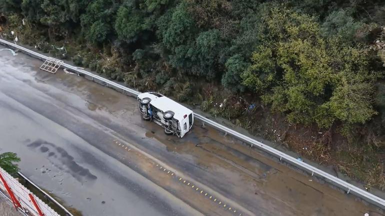 Ayazağada sel nedeniyle sürüklenen araçlar havadan görüntülendi