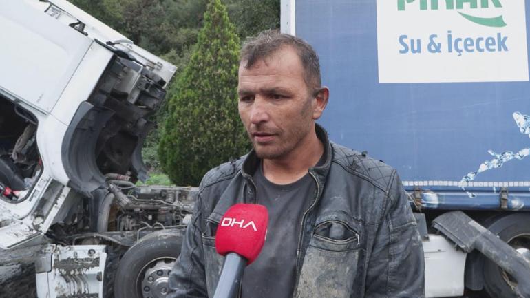Ayazağada sel nedeniyle aracında mahsur kalan sürücü: Araç 1 kilometre sürüklendi