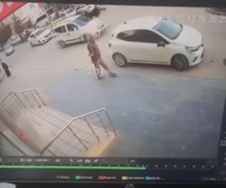 Hafif ticari aracın yayaya çarptığı kaza kamerada