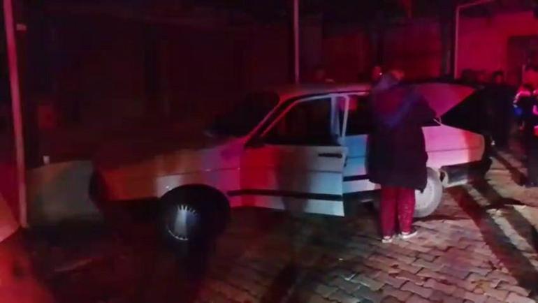 Otomobil park halindeki kamyonete çarptı: 2 yaralı