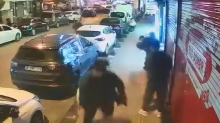 Esenler’de 2 kişinin yaralandığı silahlı kavganın görüntüleri ortaya çıktı: 3 gözaltı