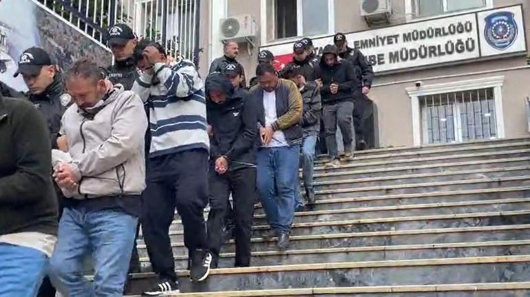 İstanbulda Change otomobil operasyonunda gözaltına alınan 22 şüpheli adliyeye sevk edildi