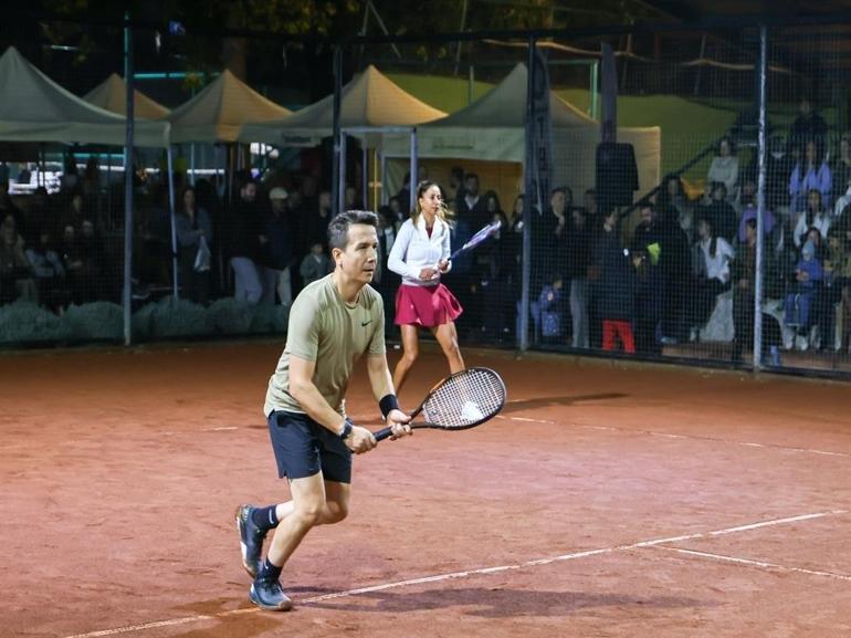 Milli tenisçi Çağla Büyükakçay’dan Aydem Cup’ta gösteri maçı