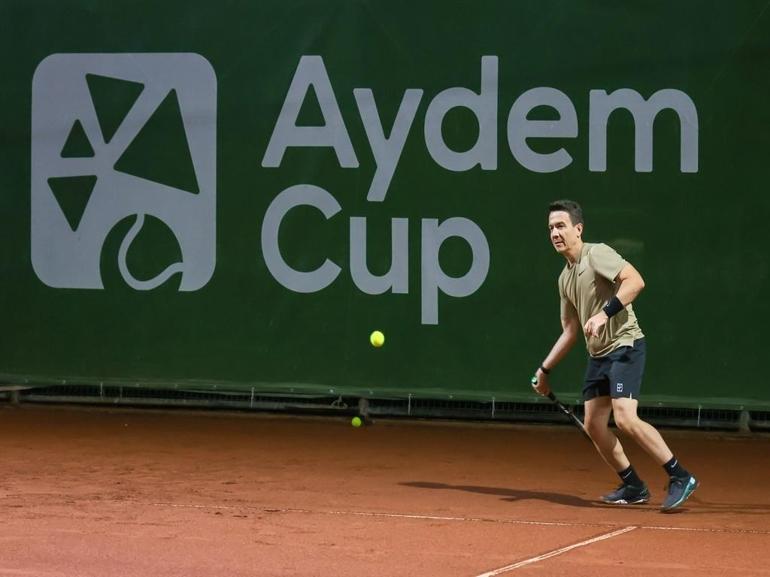 Milli tenisçi Çağla Büyükakçay’dan Aydem Cup’ta gösteri maçı