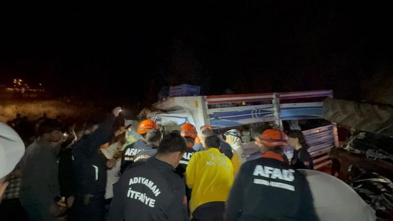 Traktörlele kamyonet çarpıştı; 1 ölü, 1 yaralı