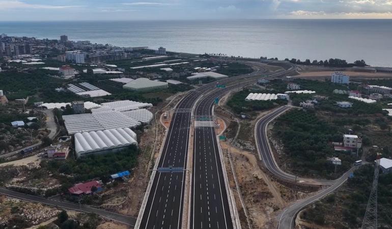 Çeşmeli-Kızkalesi Otoyolu trafiğe açılıyor