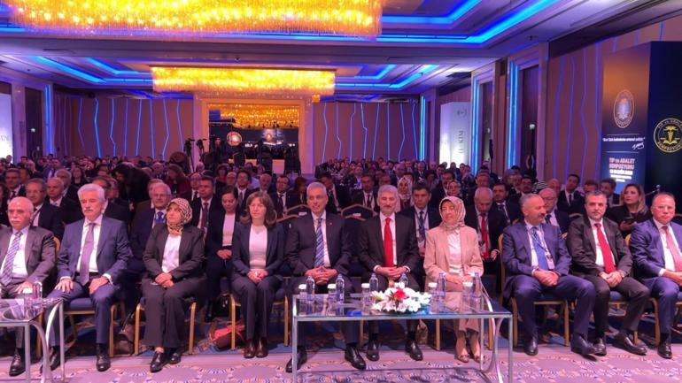 Bakan Memişoğlu: Hasta haklarının korunmasıyla sağlık çalışanlarımızın mesleki güvencesini, birbirini tamamlayan unsurlar olarak görüyoruz